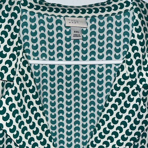 Women’s Blouse - Picture 2 of 5